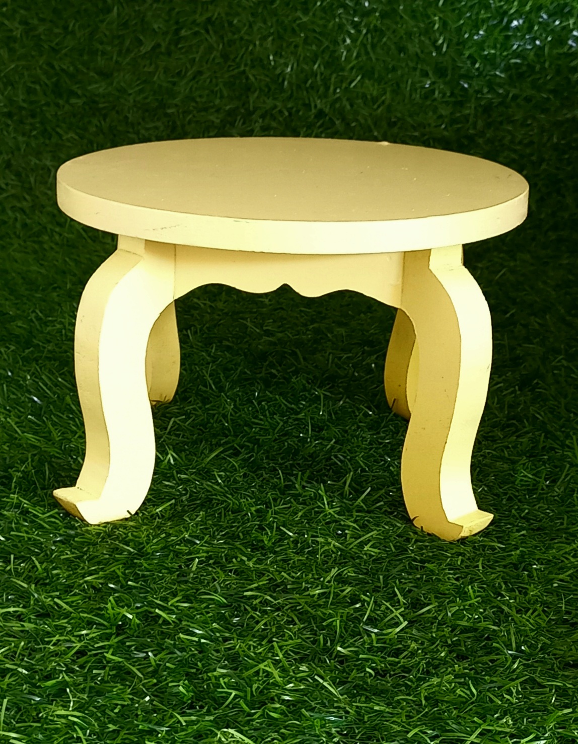 yellow mini table round