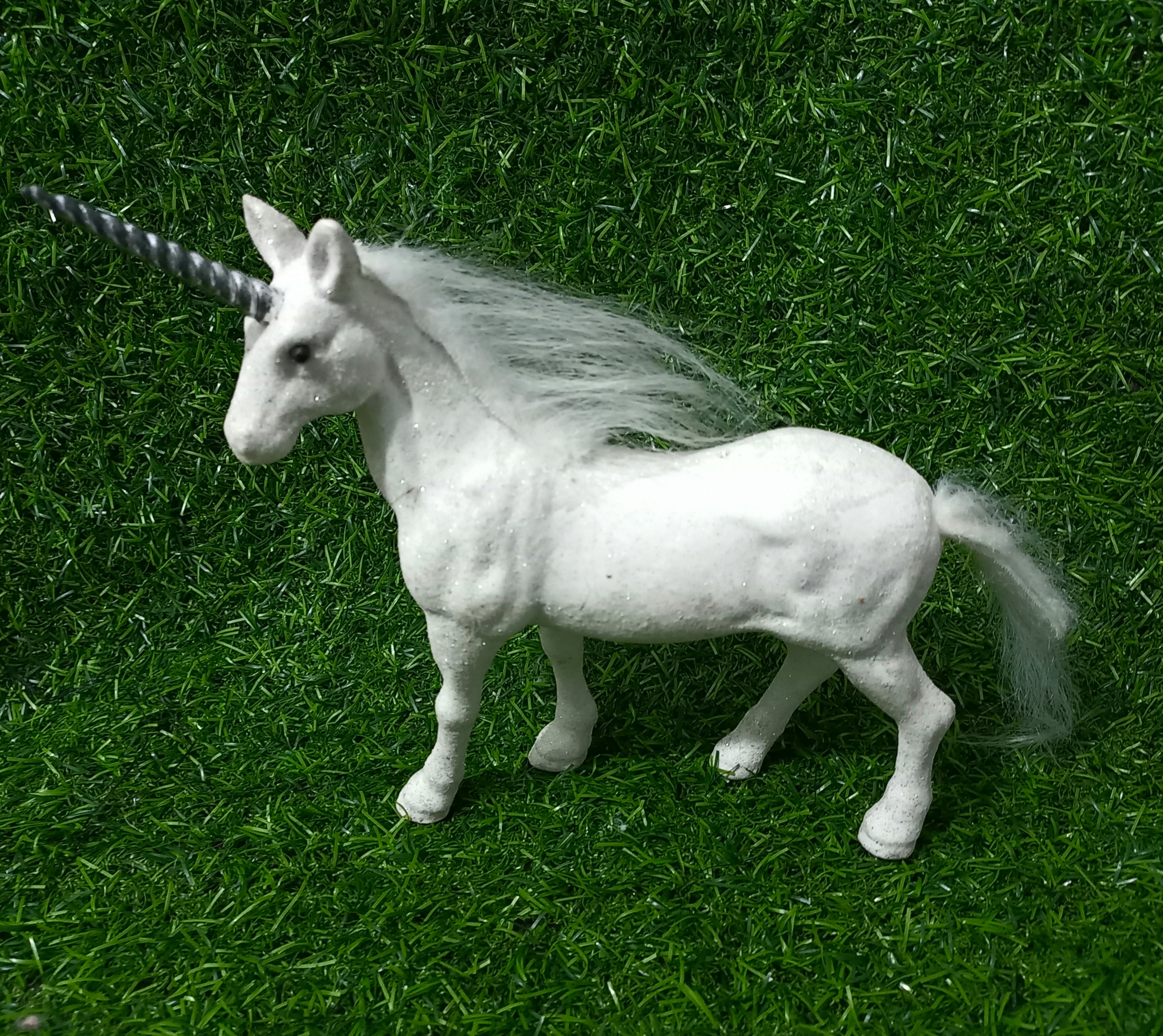 White unicorn topper