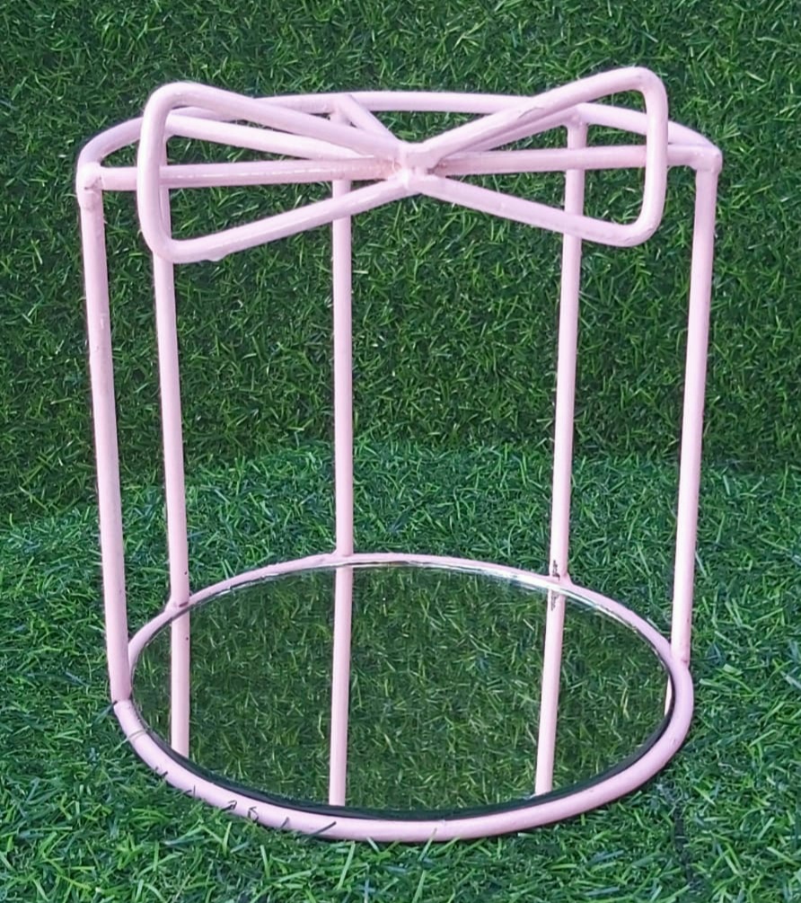 Bow Stand
6 Diameter
6 Height