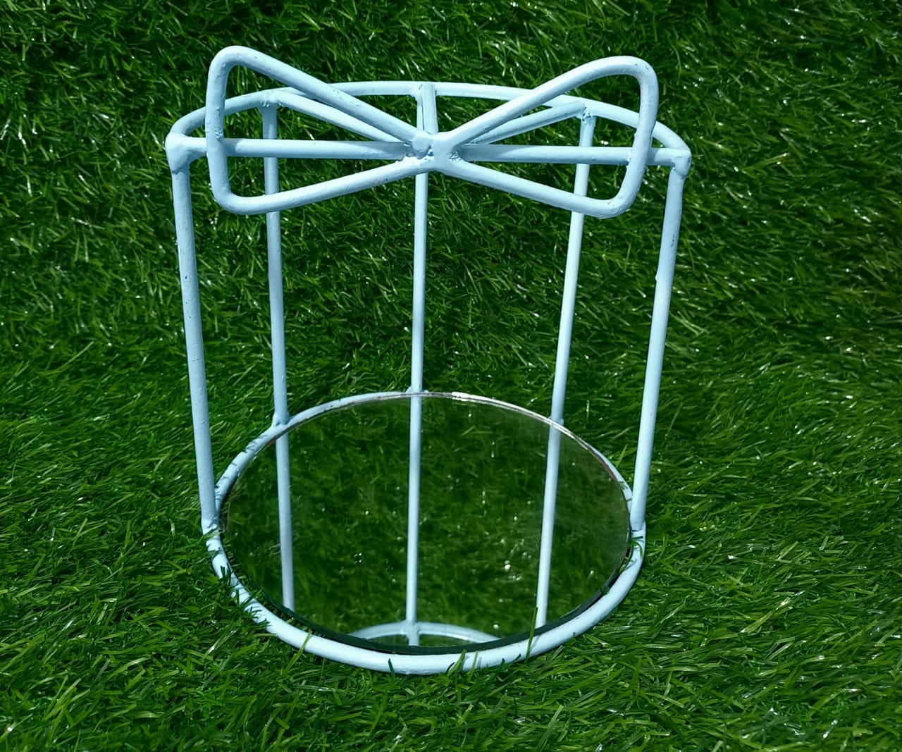 Bow Stand
6 Diameter
6 Height