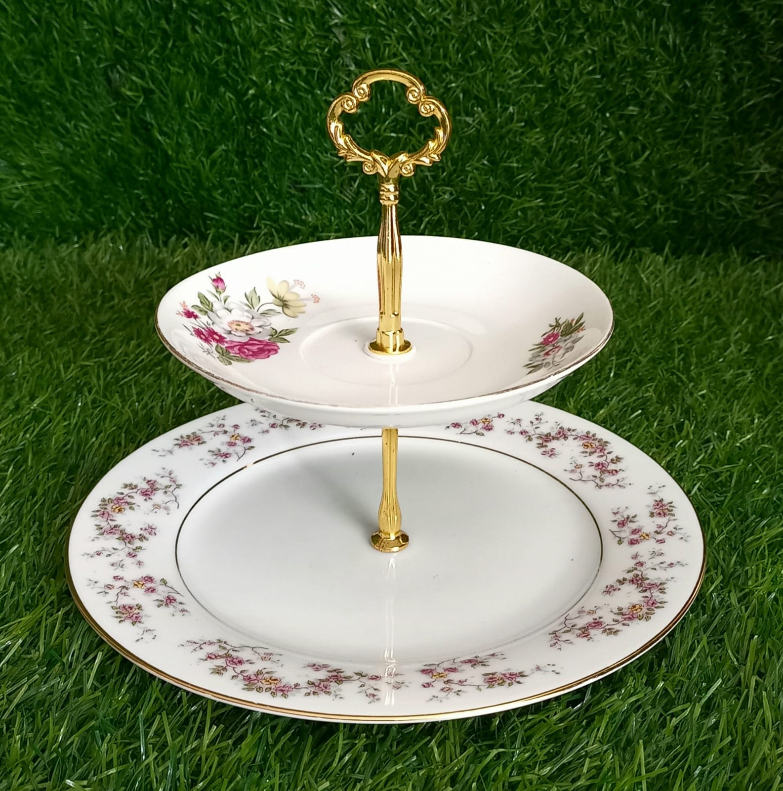 Diameter : 8 Inch,
Height      : 3.5 Inch