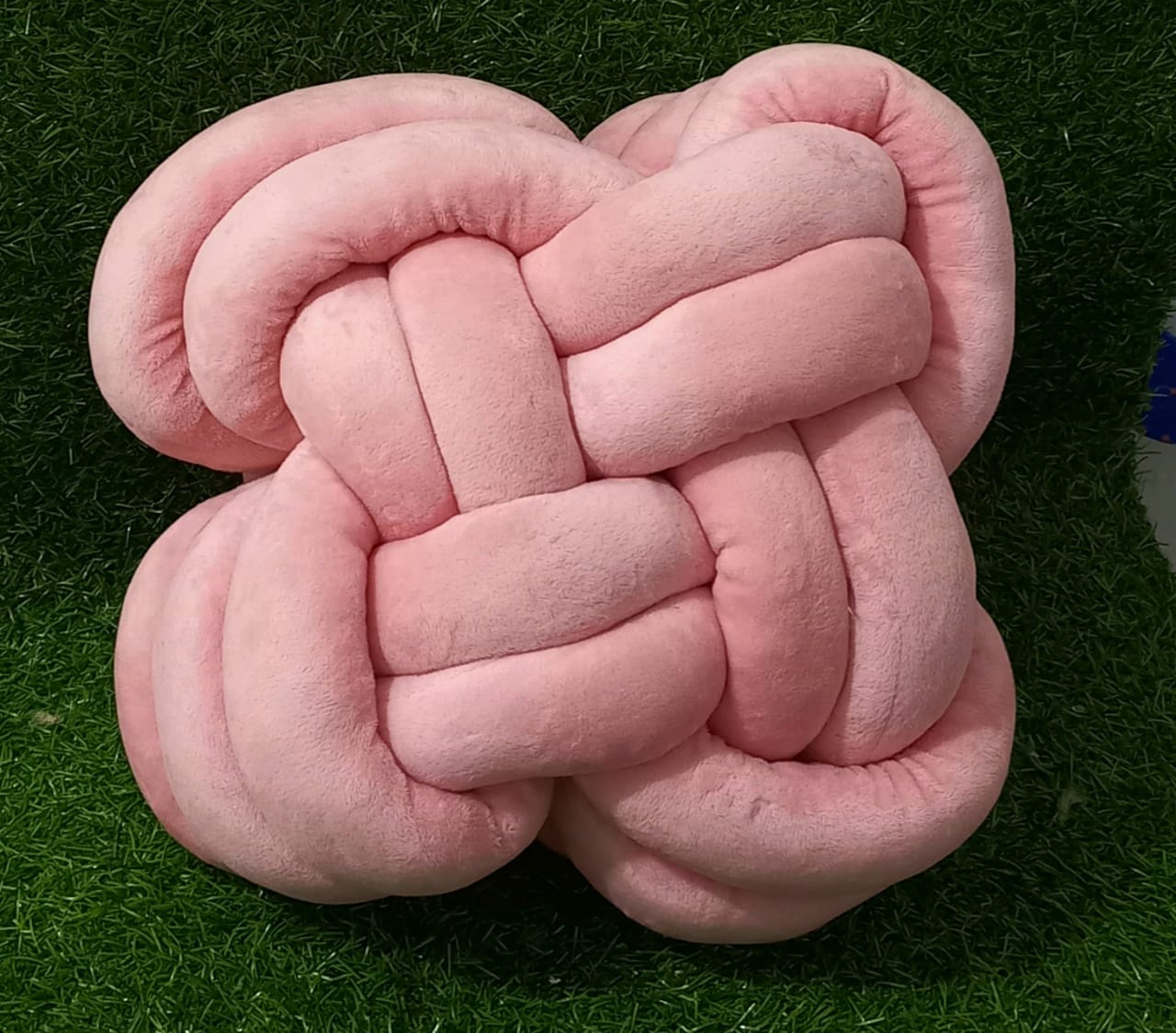 Knot Cushion Pink