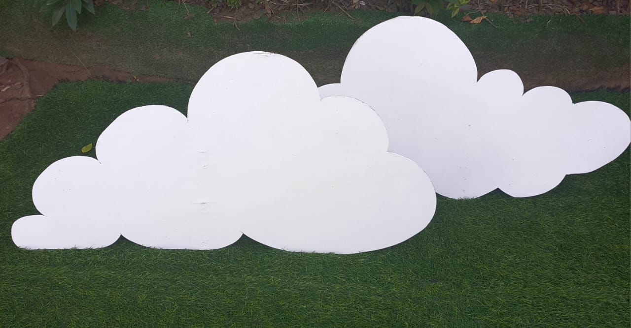 02 Pcs Clouds With Stand