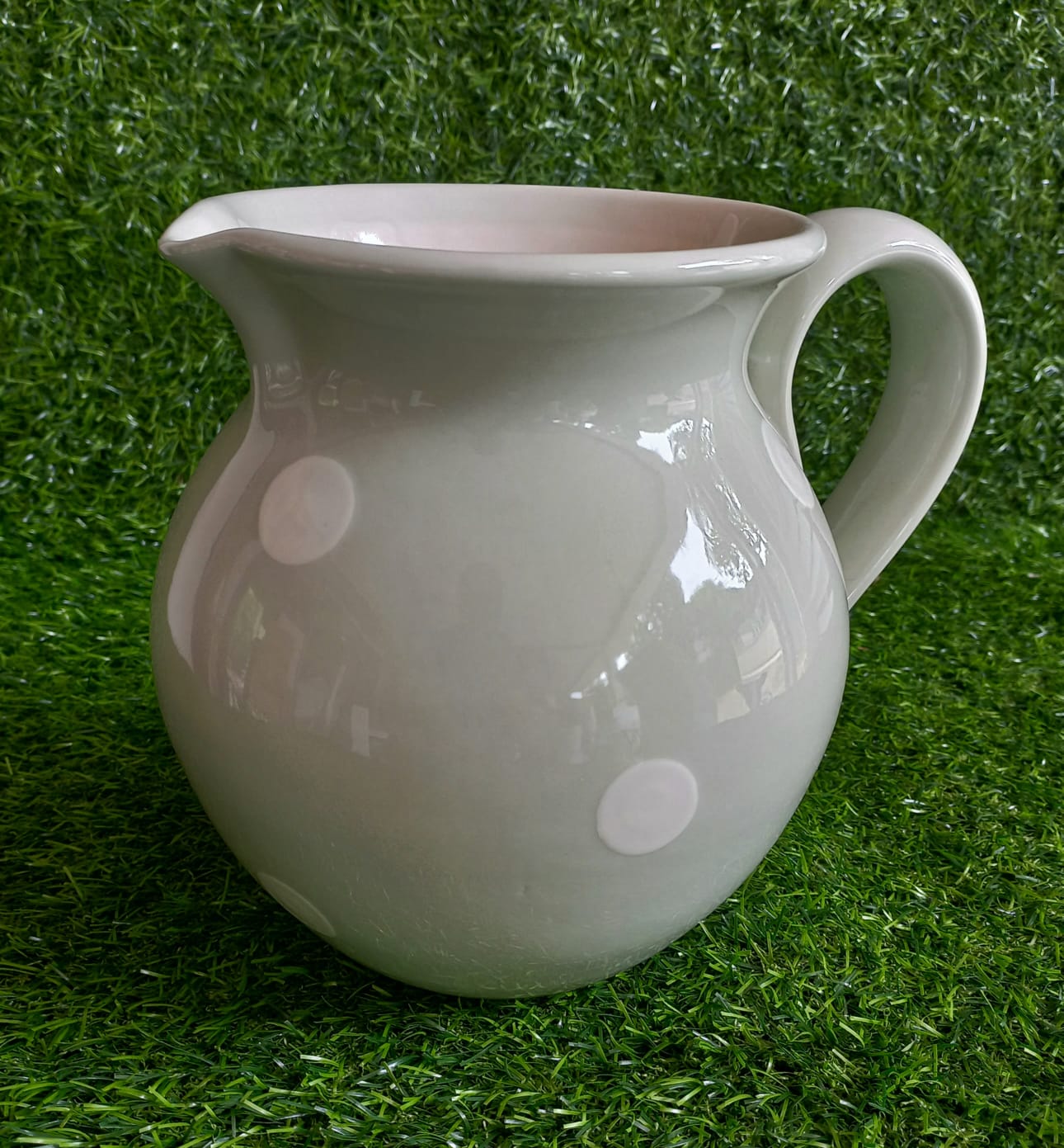 White Spotted pot
